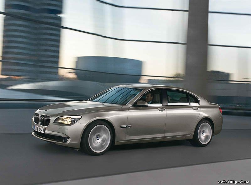 BMW 7-й серии не будет устраивать "гонки цилиндров" с Mercedes-Benz S-класса
