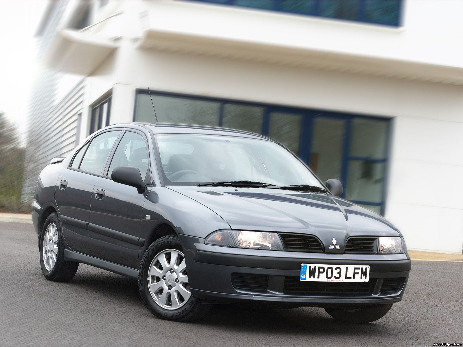 MITSUBISHI Carisma