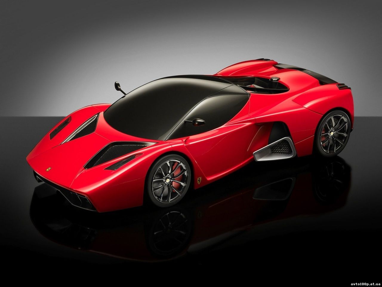 "Табун" Ferrari ждет двух новых "жеребцов"